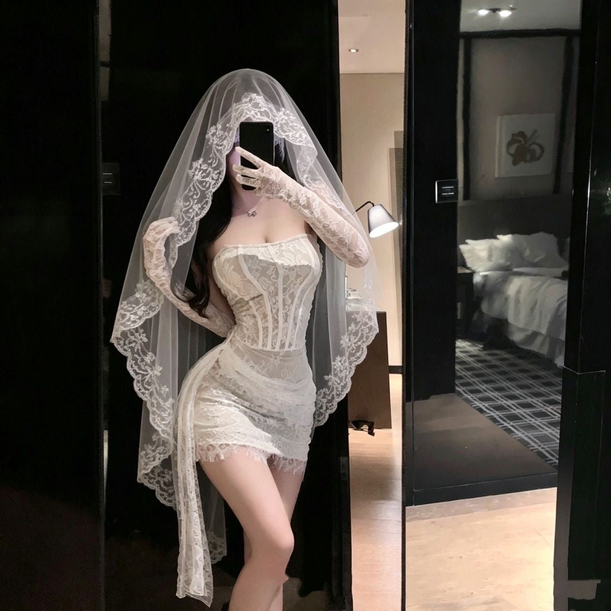4-Piece White Bridal Costume Set – Dress, Lace Veil, Gloves & Stockings