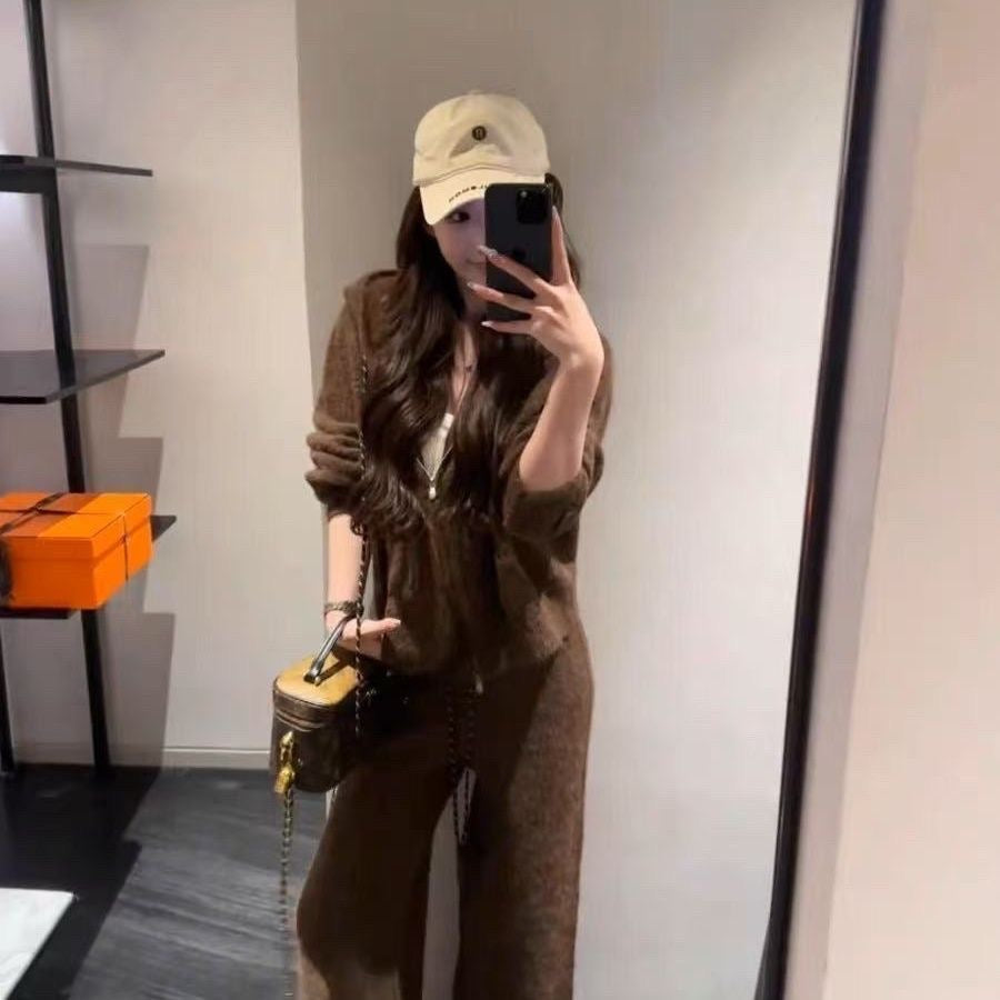 Women's Plush Zip-Up Hoodie & Wide-Leg Pants Set