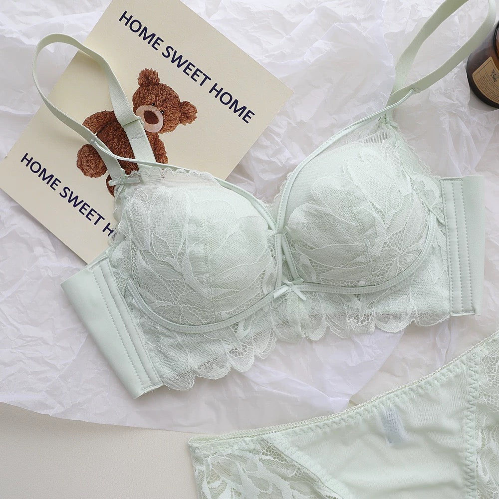 French Lift™ Wireless Lace Bra Set – Ultra Light, Deep V Support
