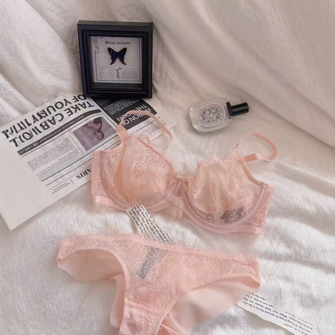 Soft Lace Underwire Bra and Panty Set