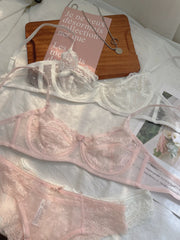 Soft Lace Underwire Bra and Panty Set