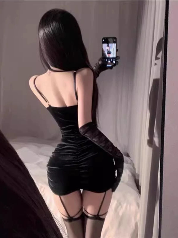 永恒天鹅绒优雅连衣裙