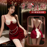 无法抗拒的露背圣诞连衣裙