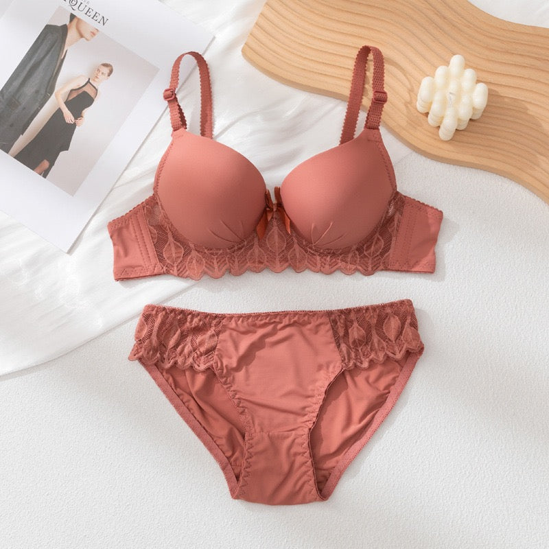 CloudLift Padded Soft Underwire Lace Bra & Panty Set