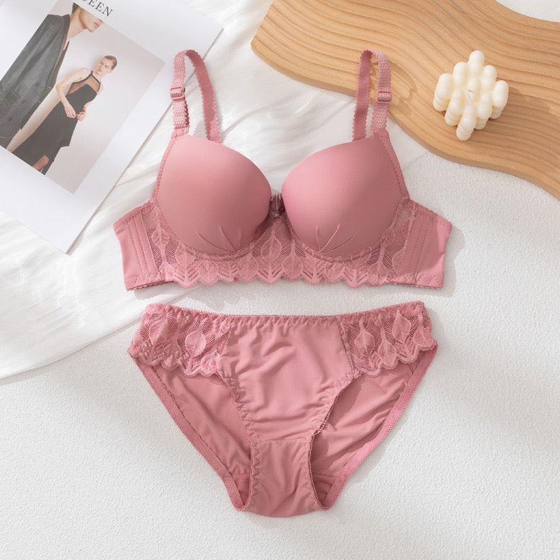 CloudLift Padded Soft Underwire Lace Bra & Panty Set