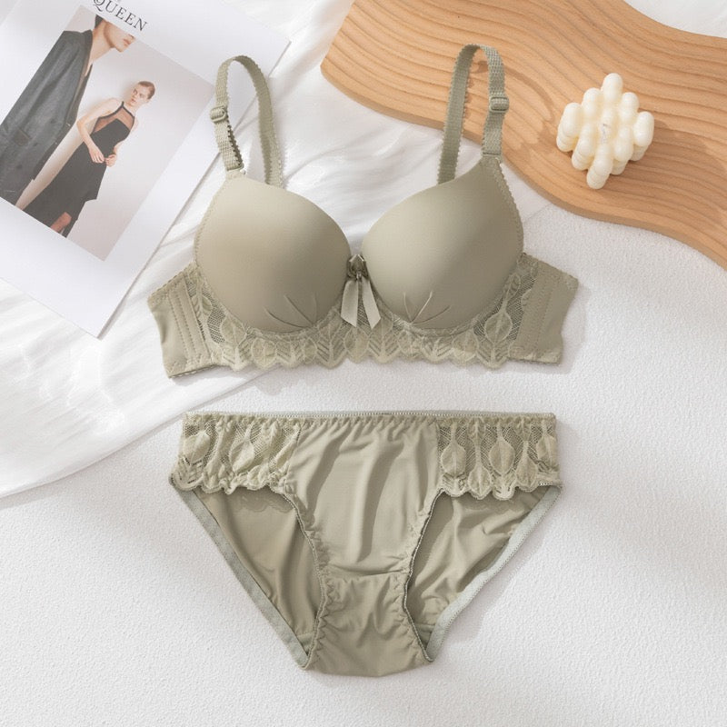 CloudLift Padded Soft Underwire Lace Bra & Panty Set